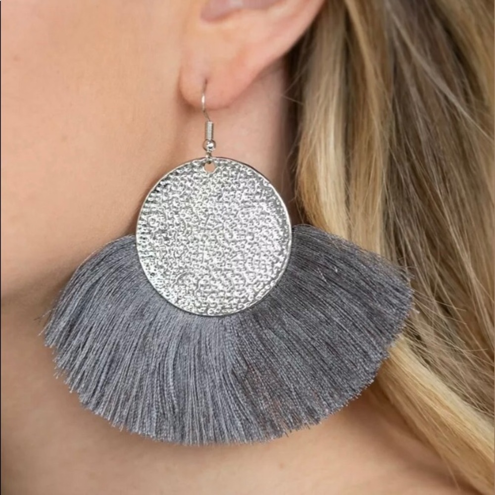 Paparazzi foxtrot Fringe silver earring